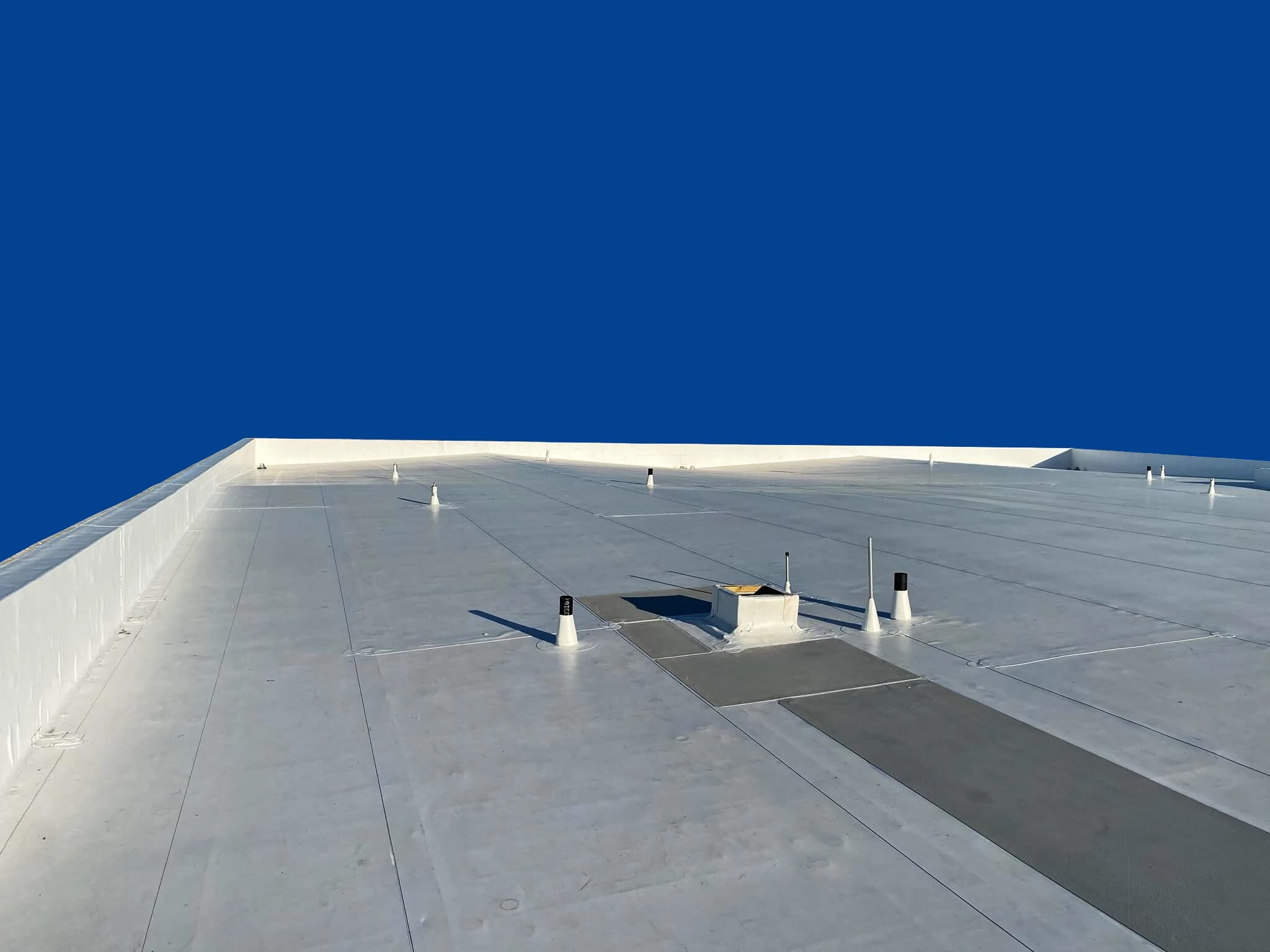 High-performance flat roof installation - Durable, energy-efficient, and low-maintenance roofing solution by Vreeland Roofing in Florida.