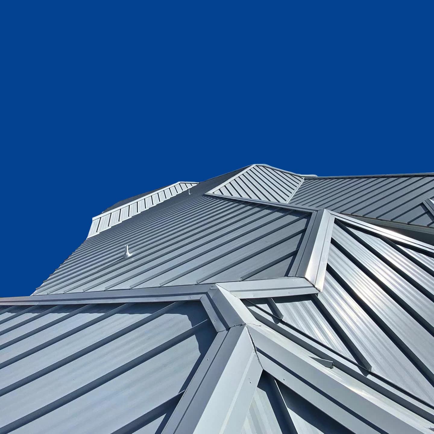 High-quality metal roof installation - Durable, energy-efficient, and weather-resistant roofing solution by Vreeland Roofing in Florida.